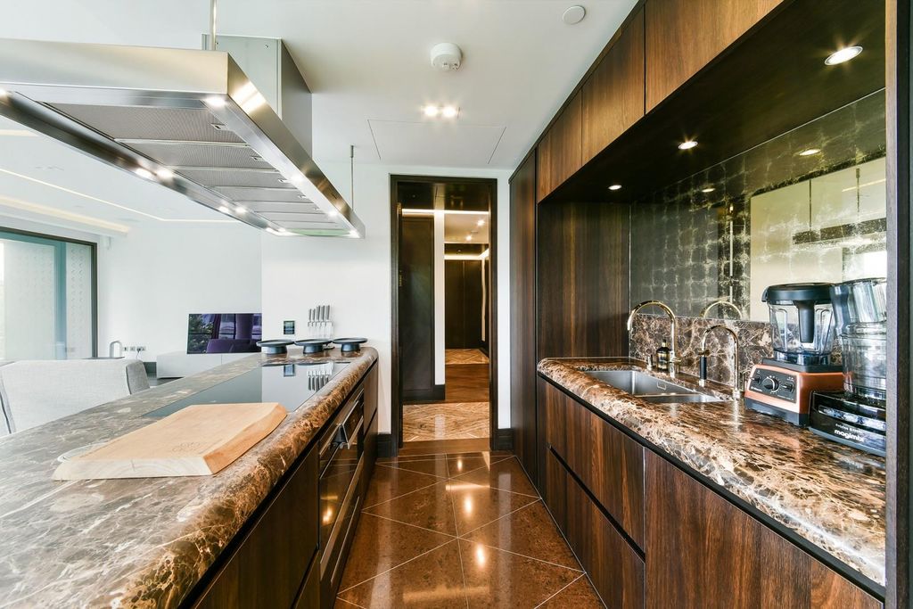 Property photo 3 of 14 Kitchen