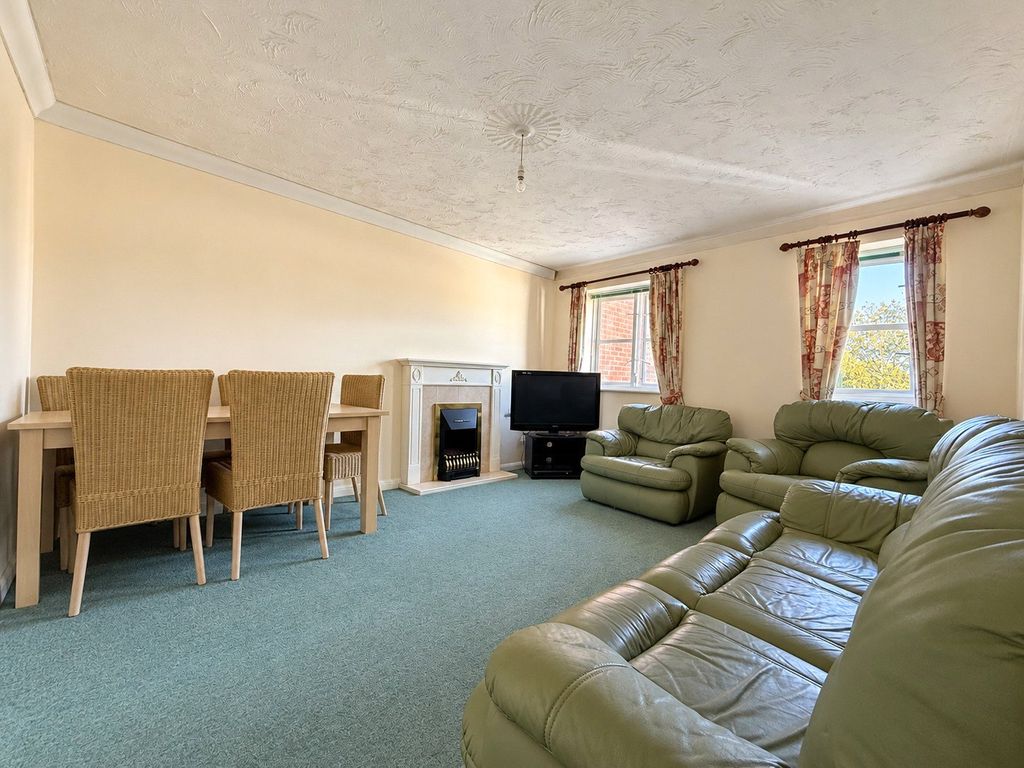 Property photo 2 of 8 Picture No. 23