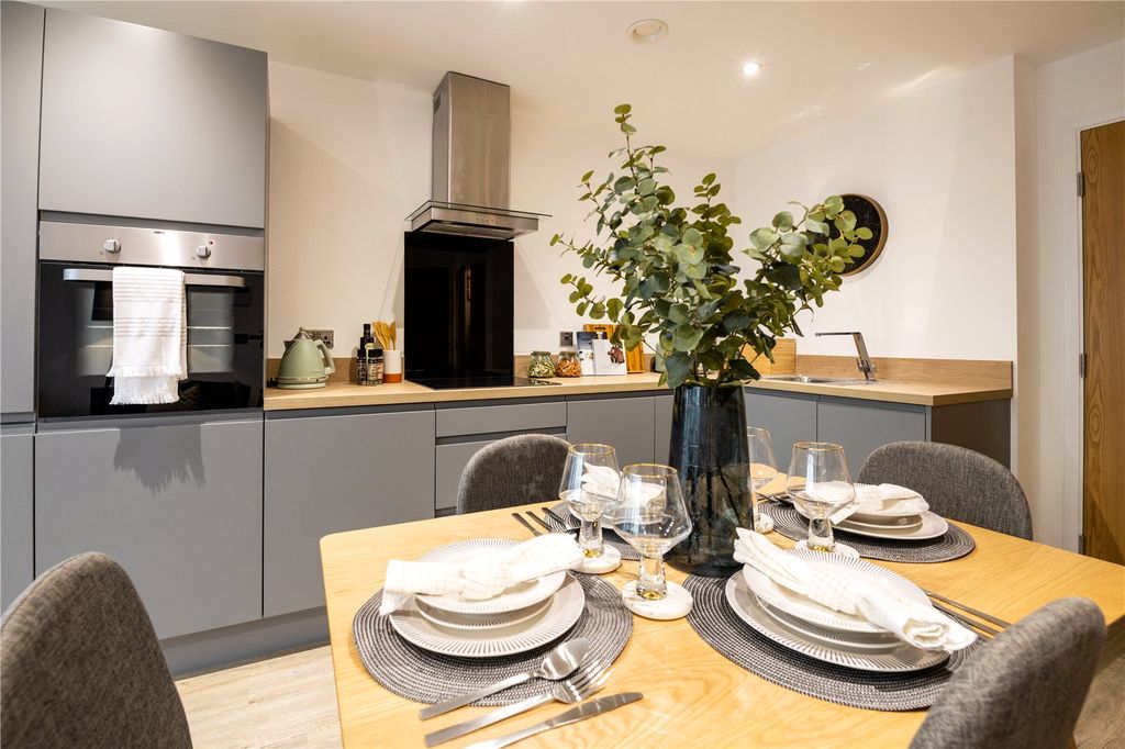 Property photo 3 of 10 Kitchen / Diner