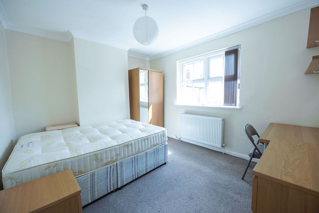 Property photo 2 of 8 Photo 1