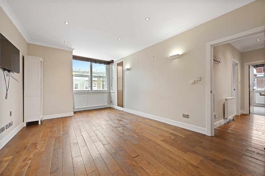 Property photo 1 of 9 Picture No. 18