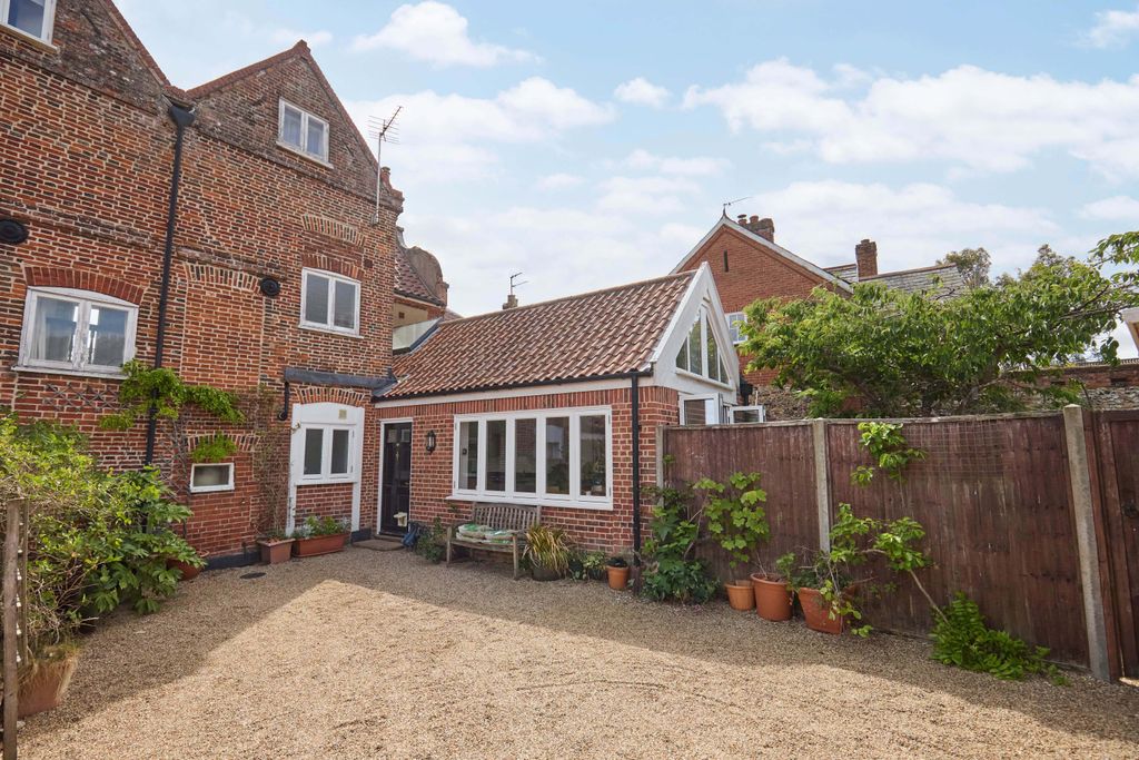 Property photo 3 of 35