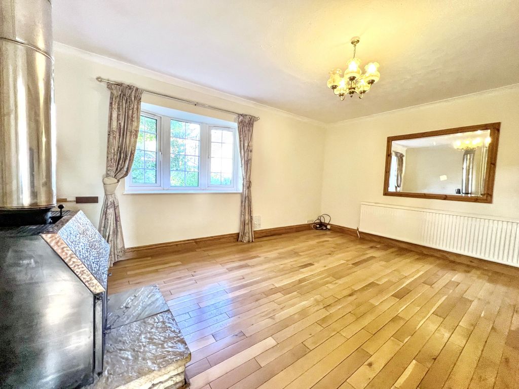 Property photo 2 of 19 Gallery