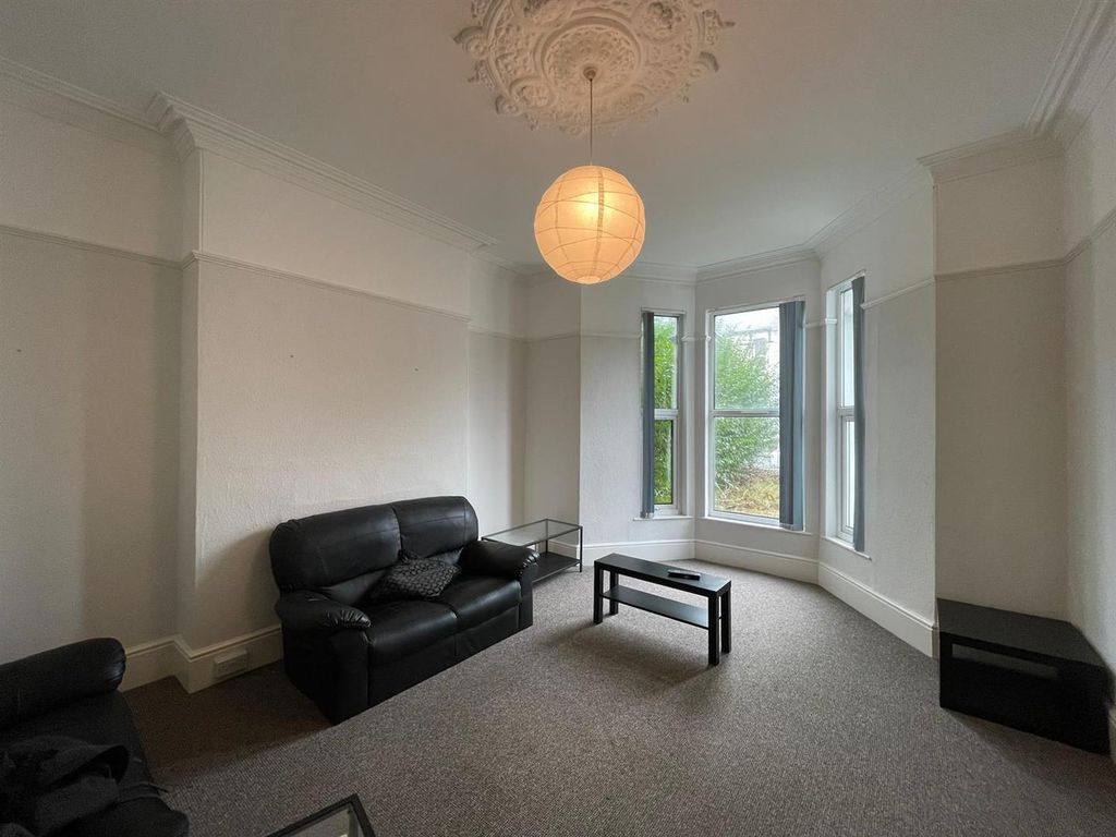 Property photo 1 of 10 6cc1Cfb5-456F-4E47-B793-7E837A0E4c92.Jpg