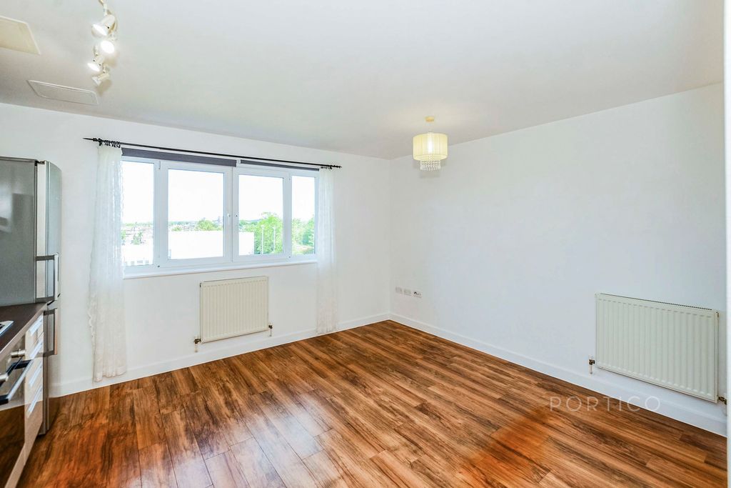 Property photo 3 of 20 Pbox-Img.Jpg