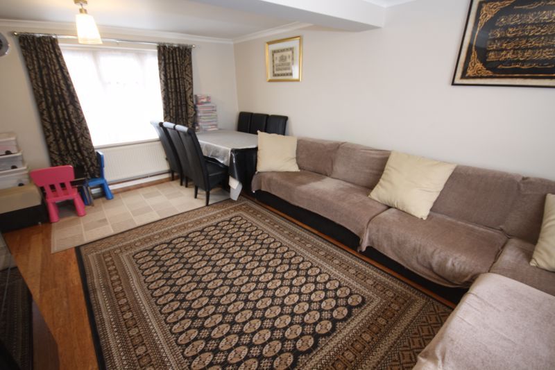 Property photo 3 of 12 Photo 8