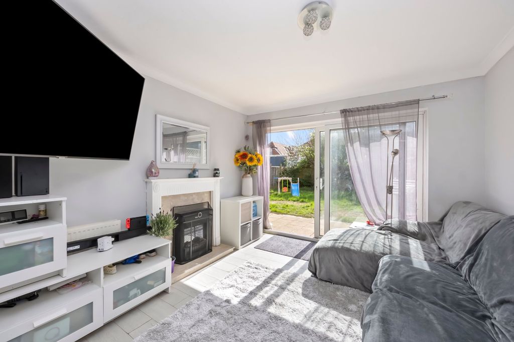 Property photo 2 of 14