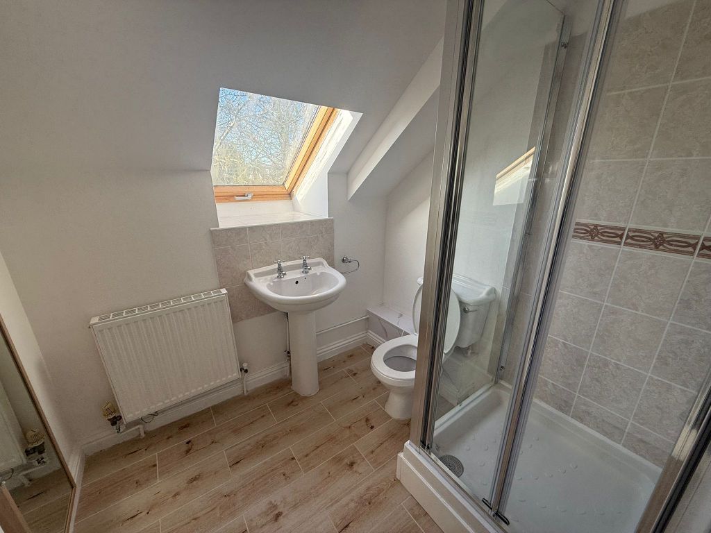 Property photo 1 of 6 Bathroom
