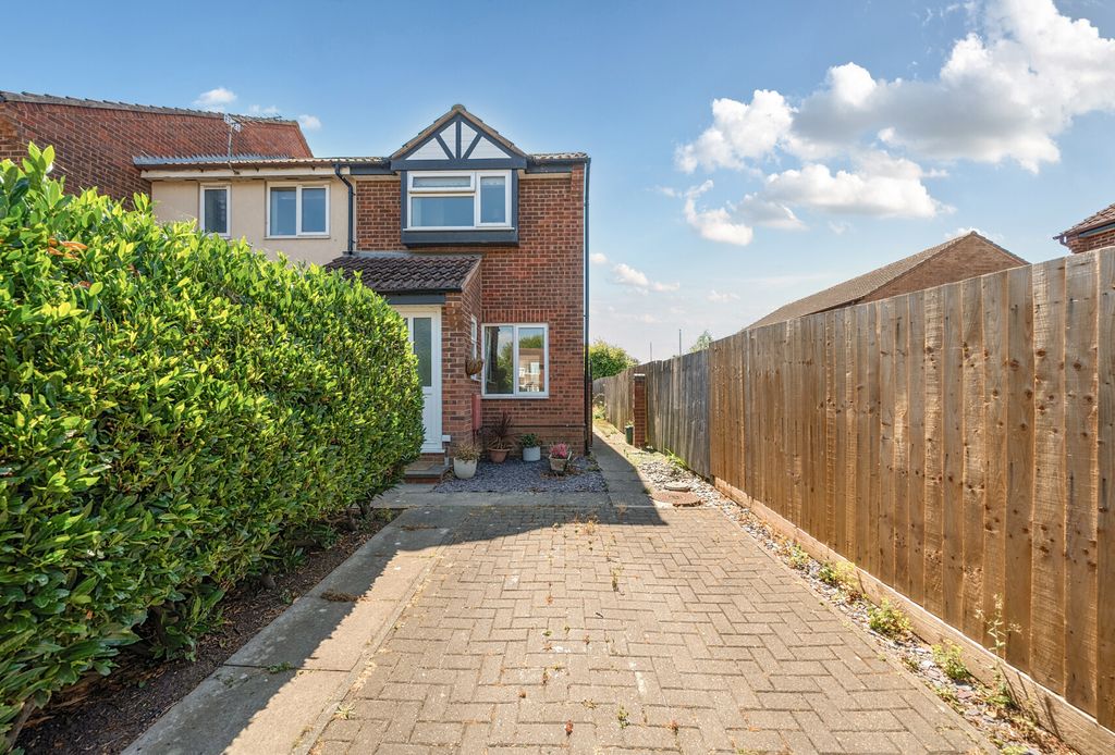 Property photo 2 of 12 1328556-1-6883785...