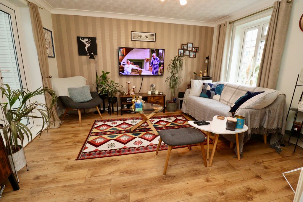 Property photo 2 of 11 Img_4522