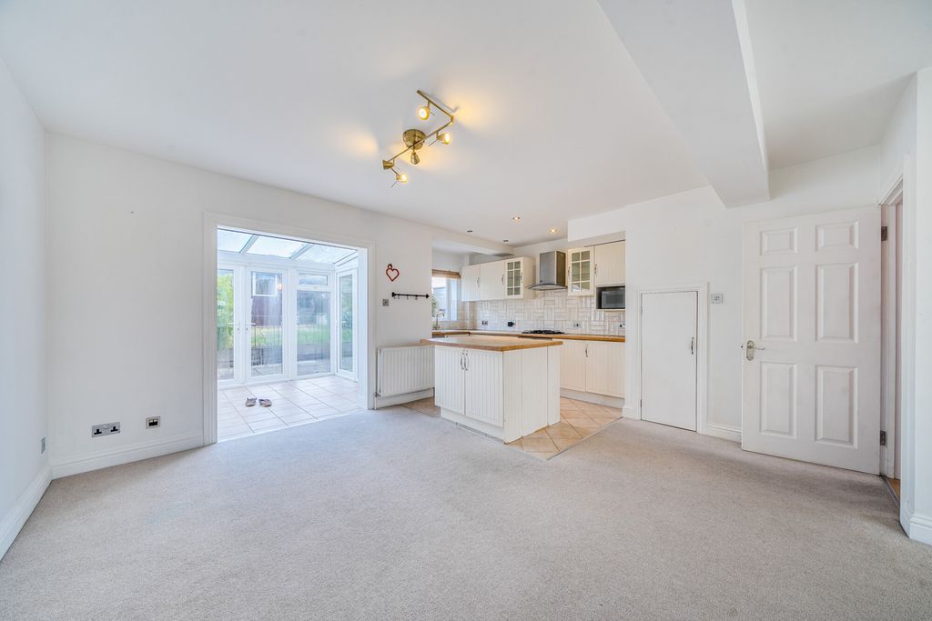 Property photo 3 of 14 1524841-16-6Ab2A0...