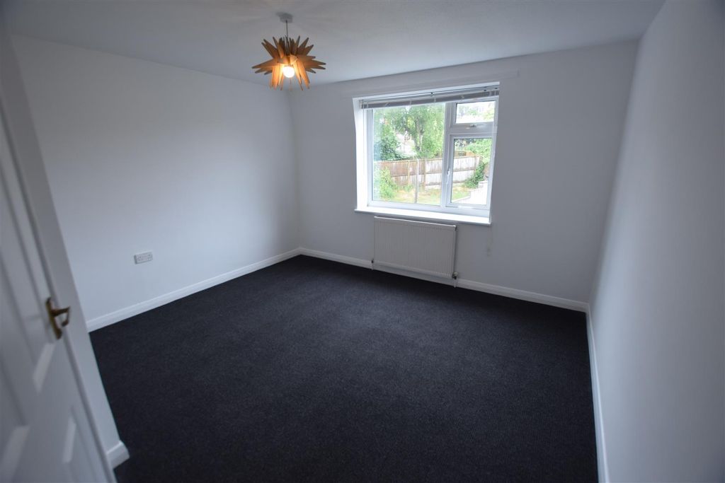 Additional image 7 of 3 bed semi-detached house to rentWalker Road, Barry CF62