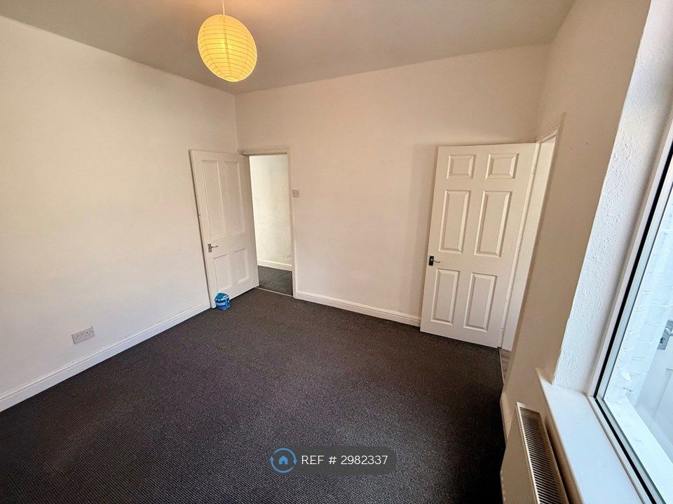 Property photo 3 of 15 Dining/Living Room
