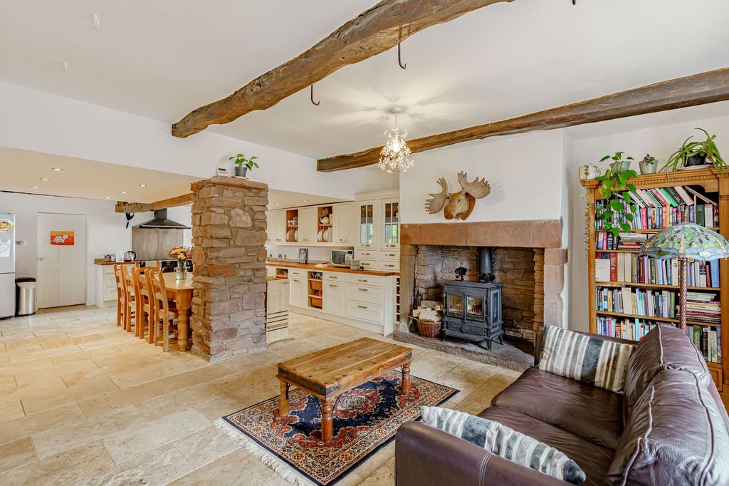 Property photo 2 of 50