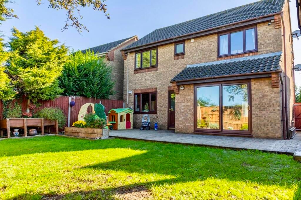 Property photo 1 of 18