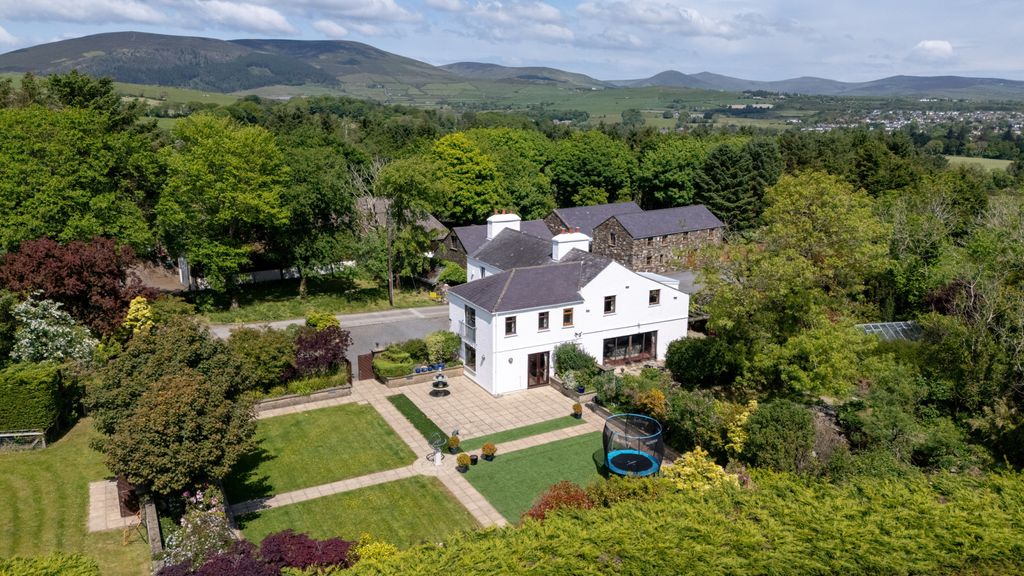 Property photo 1 of 58