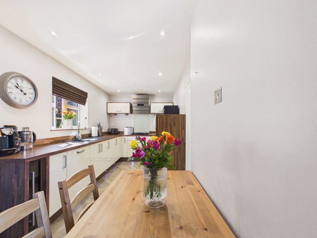 Property photo 3 of 17 Dining Kitchen