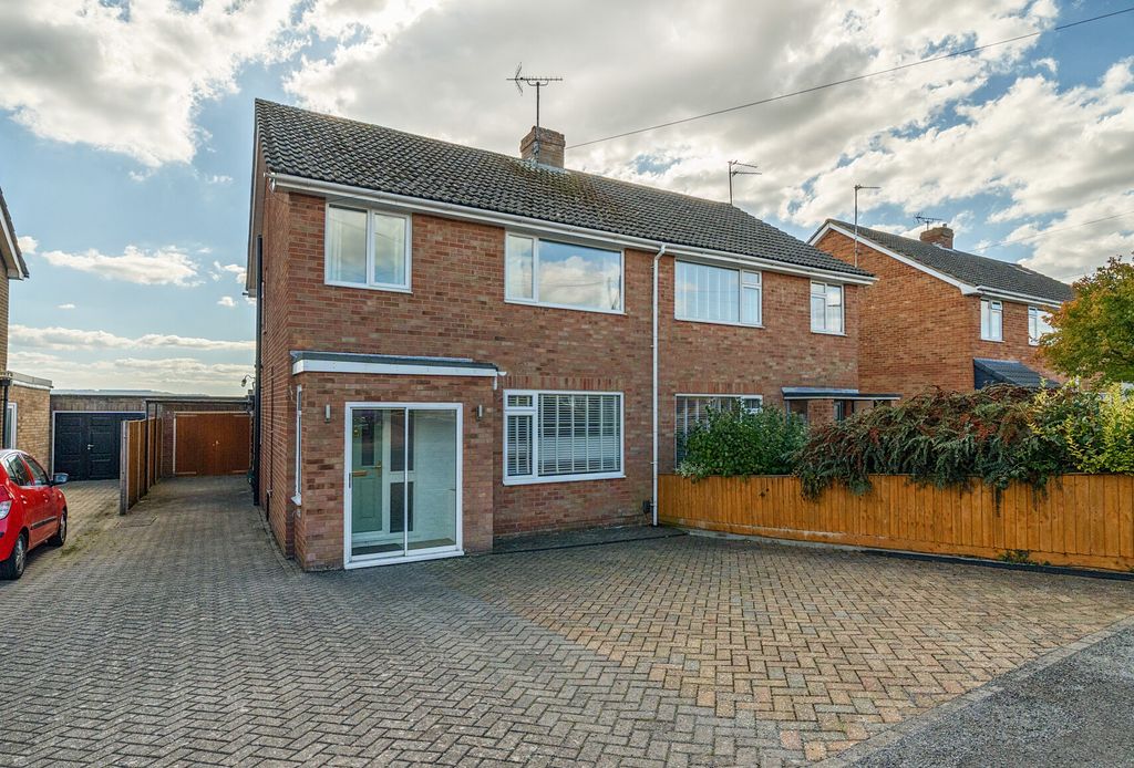 Property photo 1 of 15 1358137-1-68d53Ed...