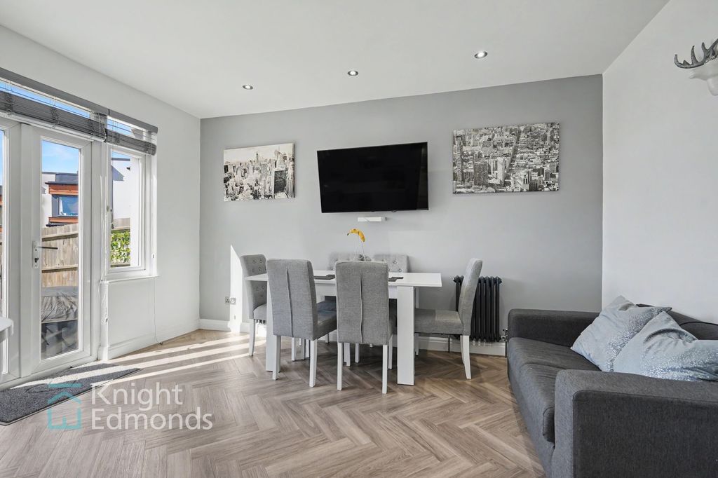 Property photo 2 of 18 Dining Room