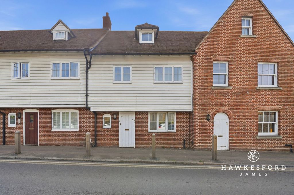 Property photo 1 of 15 Crown Road, Sittingbourne - Front