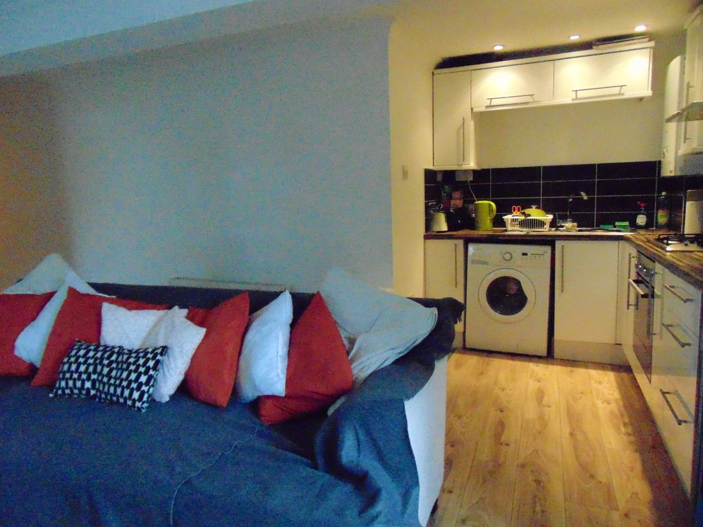 Property photo 2 of 9