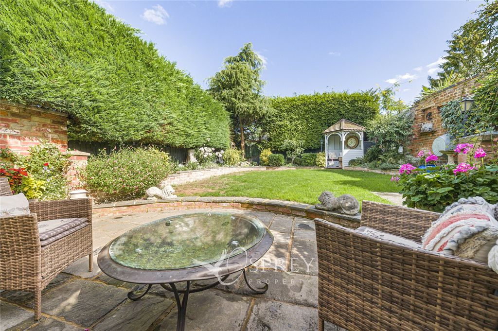 Property photo 3 of 17 Garden