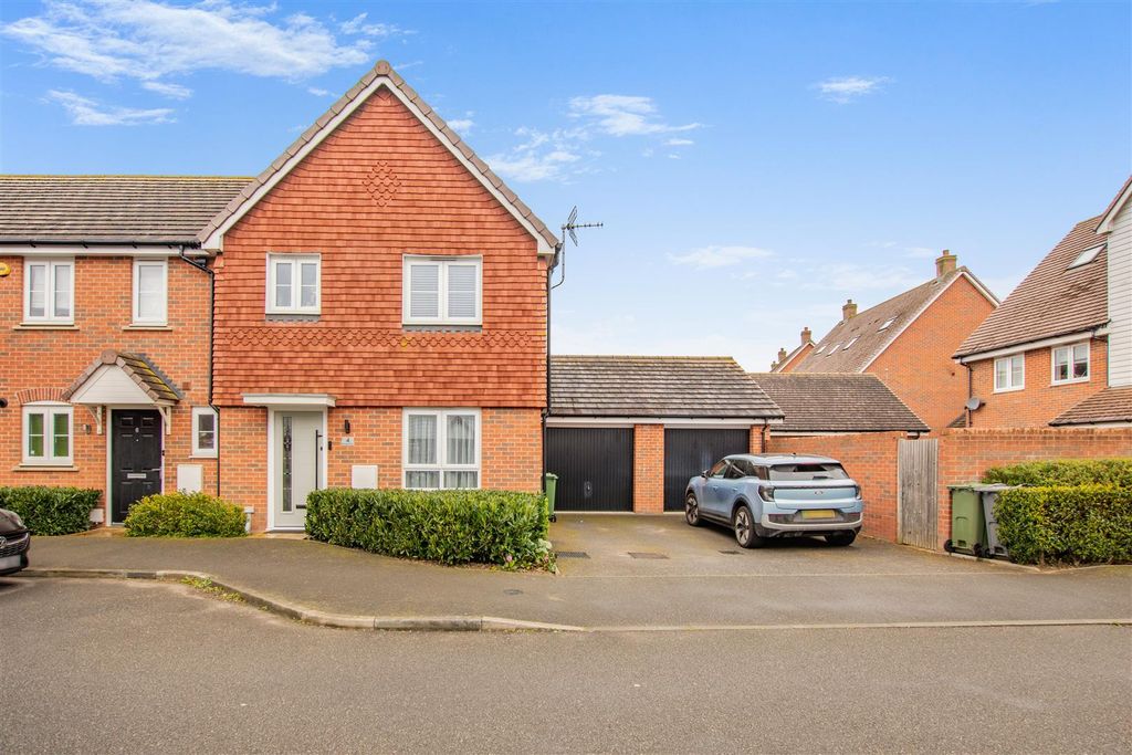 Property photo 1 of 17 Front External