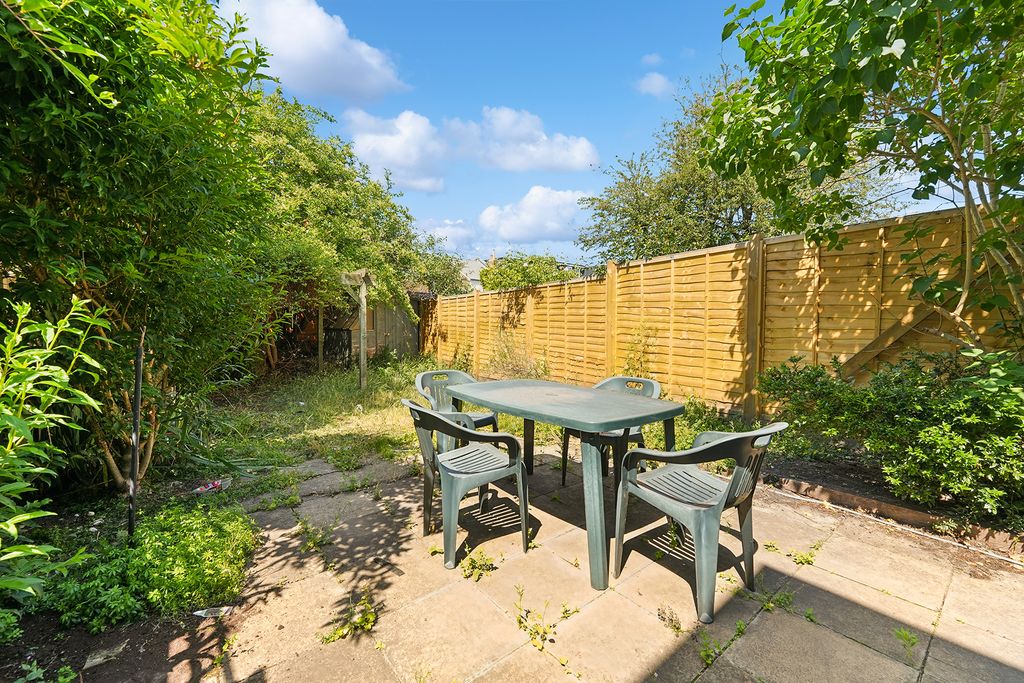 Property photo 2 of 10 9