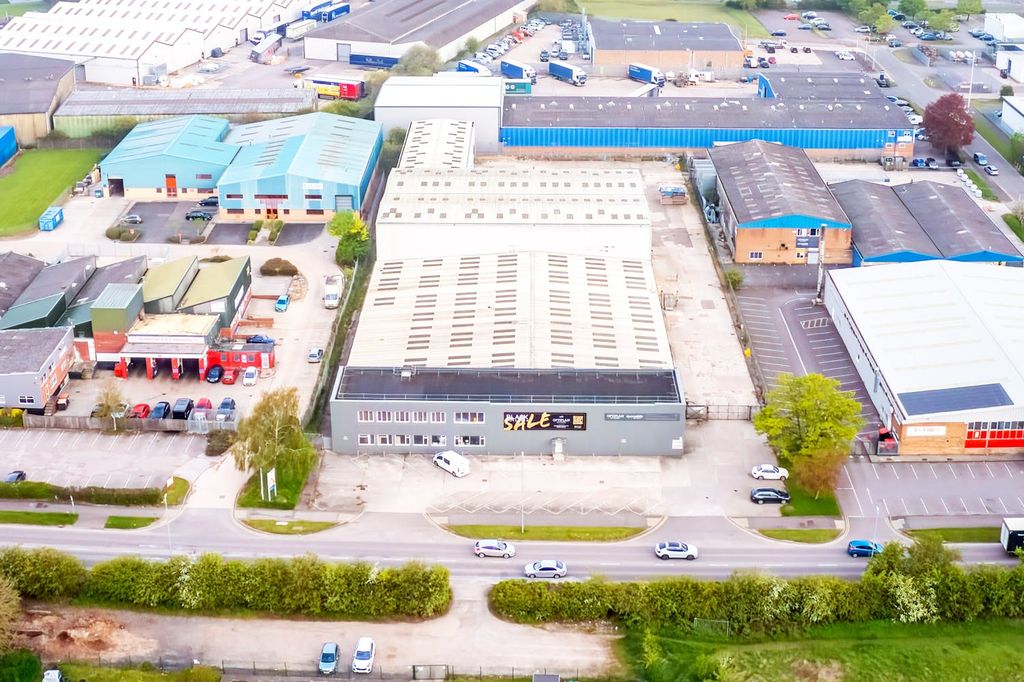 Property photo 3 of 4 Greenbridgecentreswindon3.Jpg