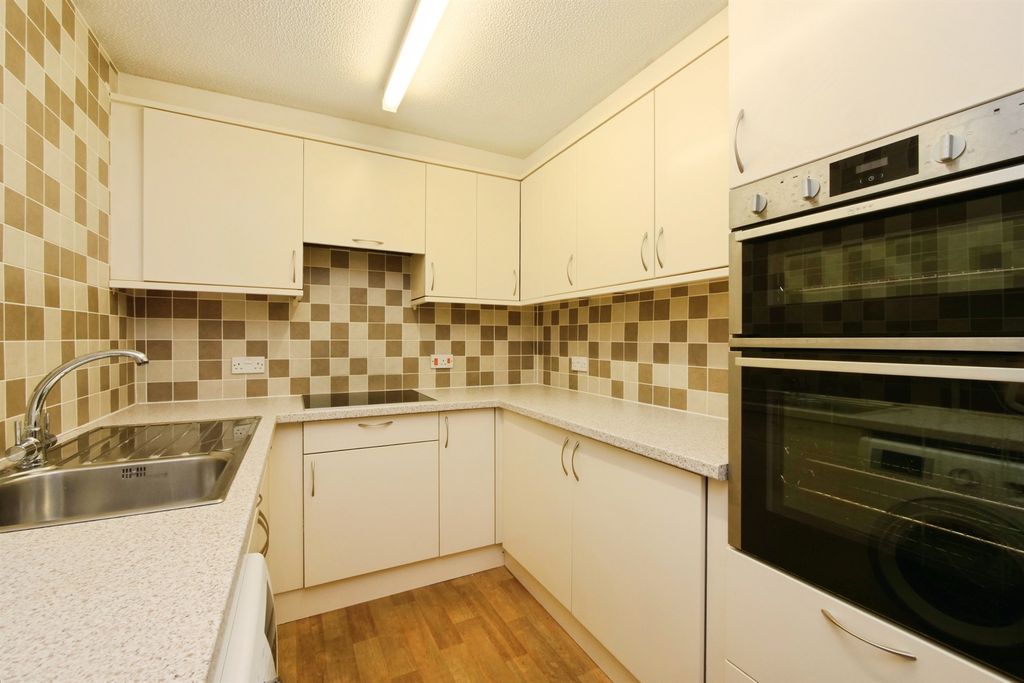 Property photo 2 of 14