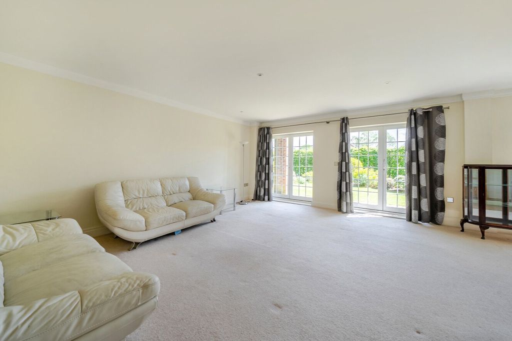 Property photo 2 of 14 Picture No. 20