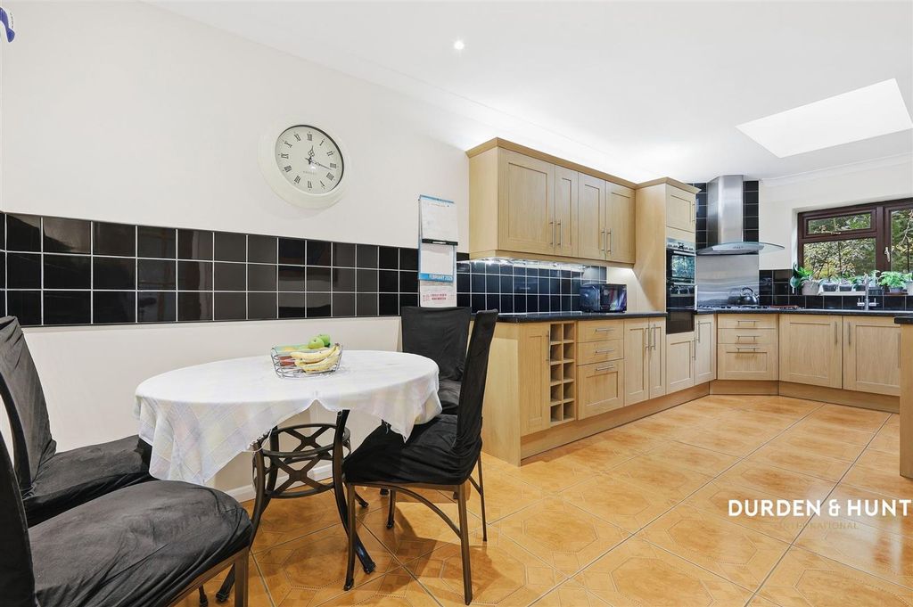 Property photo 2 of 22 Northumberland Avenue