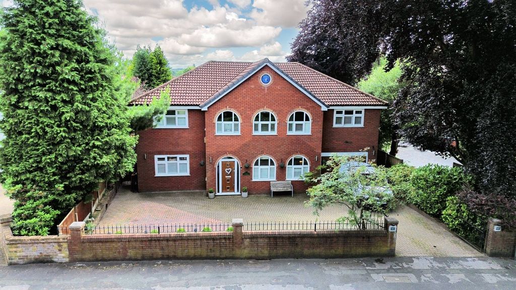 Property photo 1 of 50