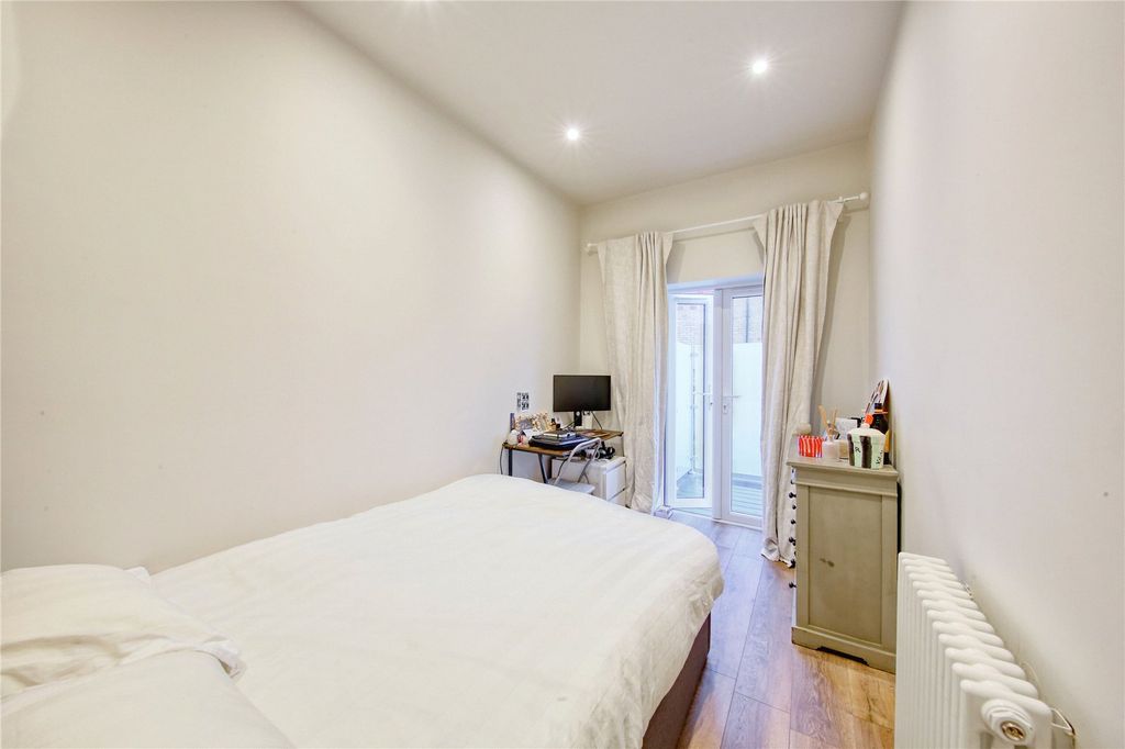 Property photo 3 of 11 Picture No. 14