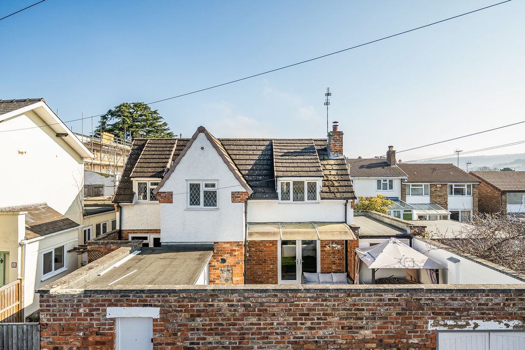 Property photo 2 of 21