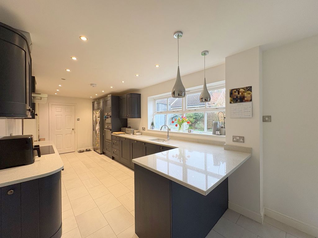 Property photo 3 of 24 Gallery