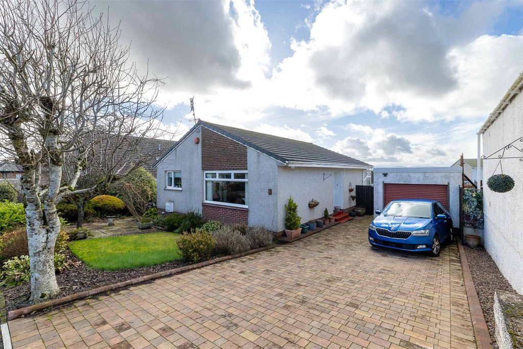 Property photo 1 of 34 Picture No. 32