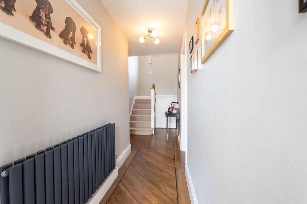 Property photo 3 of 48