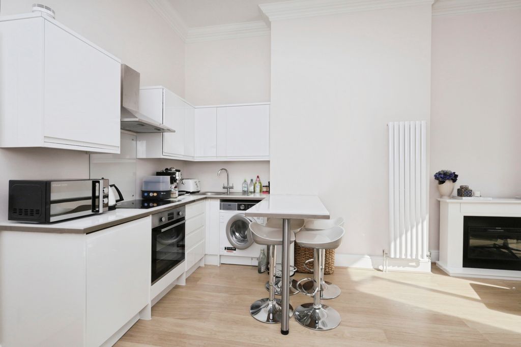 Property photo 3 of 14 Kitchen