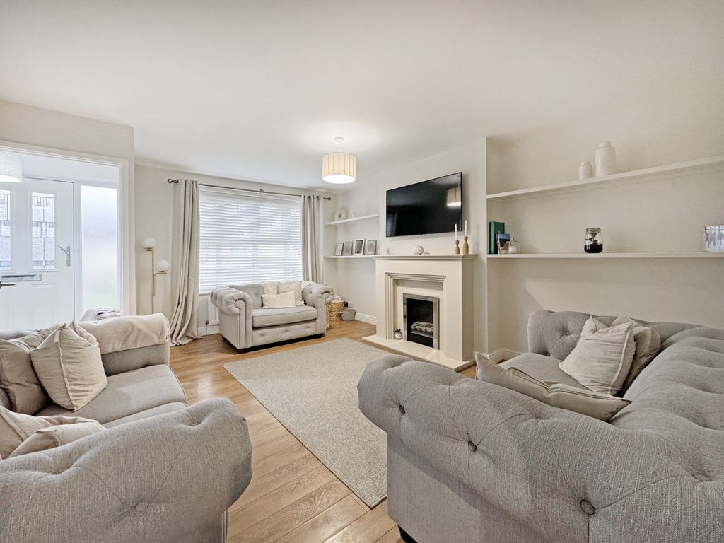 Property photo 2 of 26