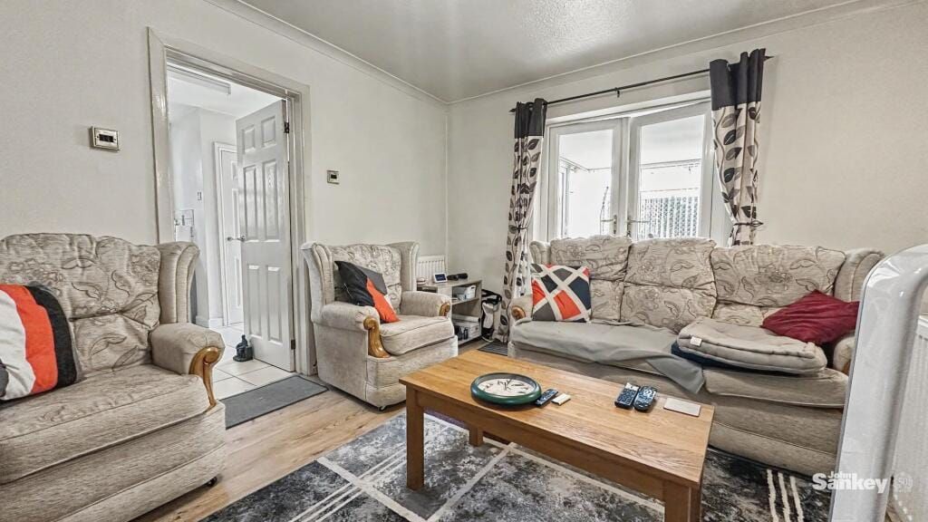 Property photo 2 of 23