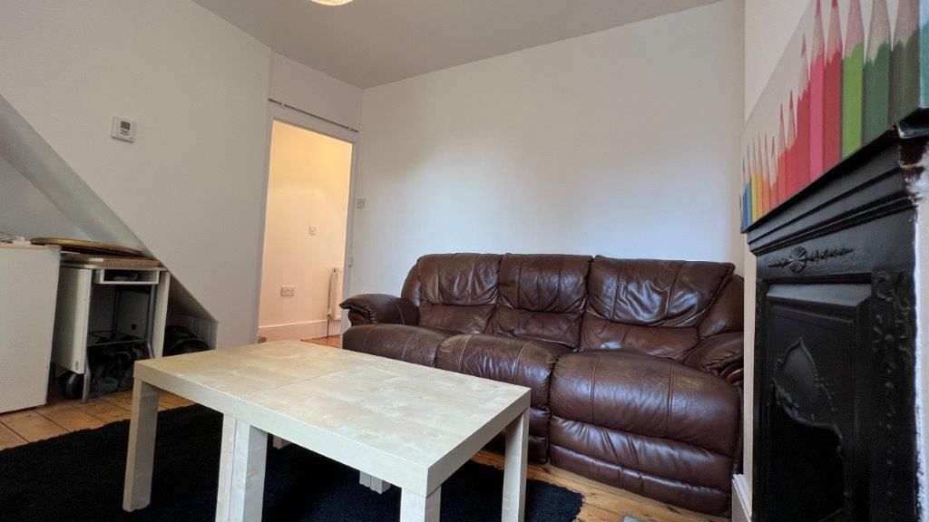 Property photo 3 of 16 Lounge 1.Jpg