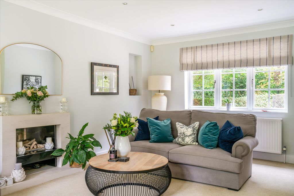 Property photo 2 of 25 Image