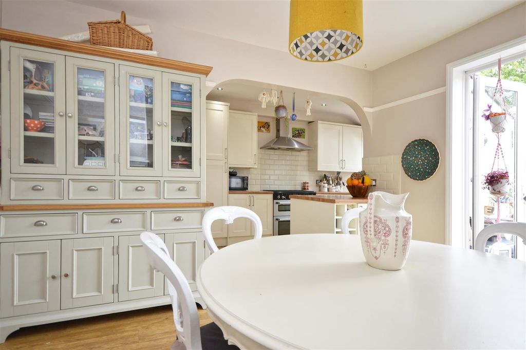 Property photo 2 of 23 Kitchen/Dining Room