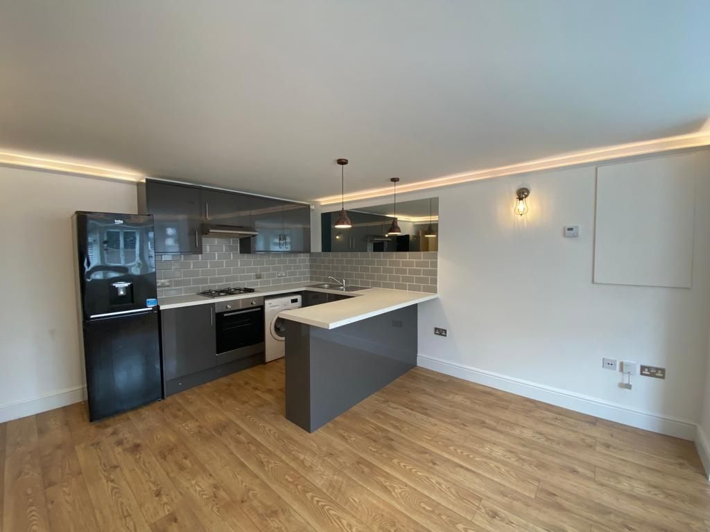 Property photo 3 of 6 Flat 5 Kitchen.Jpg