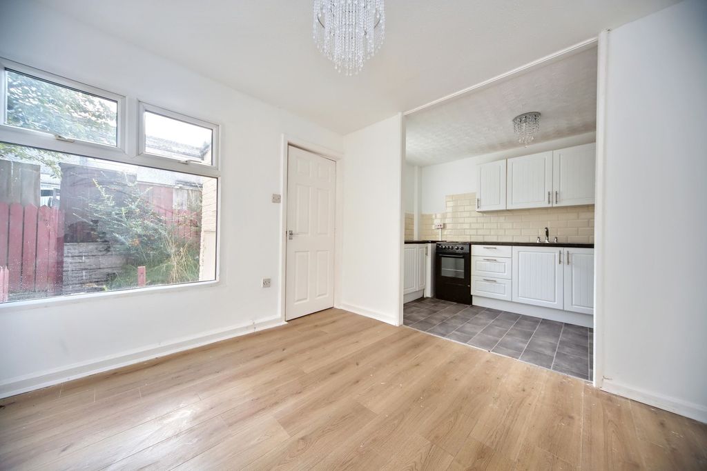 Property photo 2 of 22