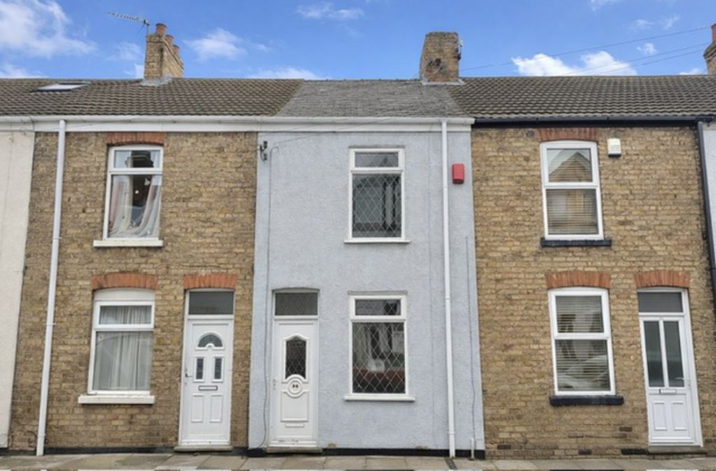 Property photo 1 of 11 Front