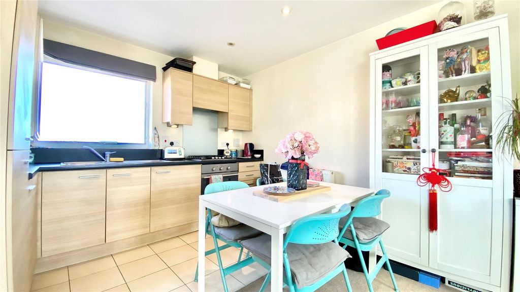 Property photo 3 of 6 Kitchen/Dining Room