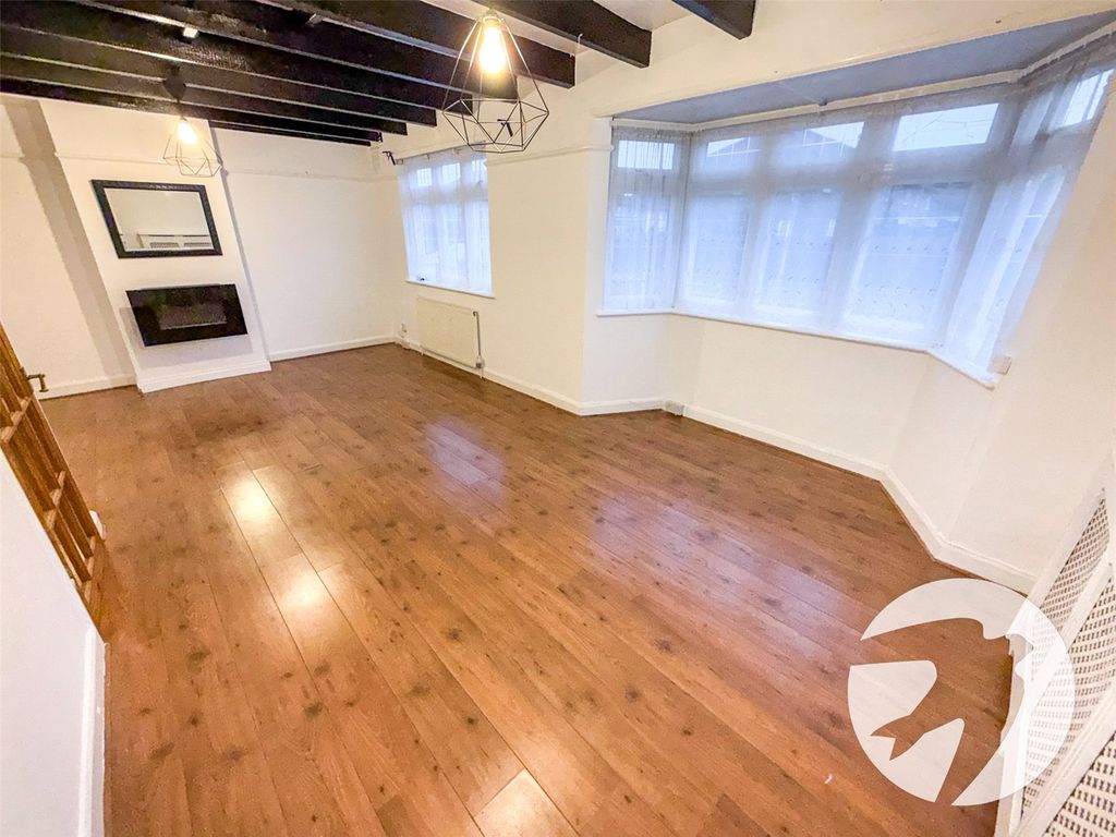 Property photo 3 of 14 Picture No. 11