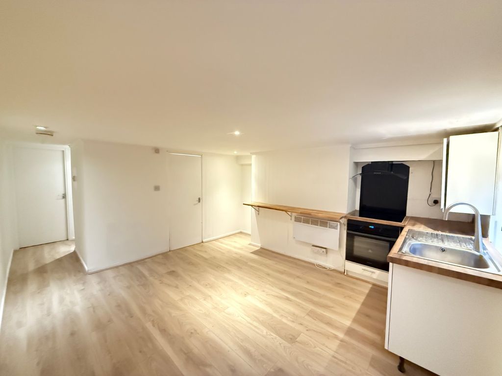 Property photo 2 of 8 Picture No. 04